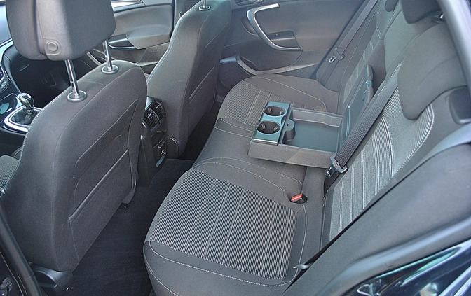 Opel Insignia cena 37700 przebieg: 215000, rok produkcji 2016 z Orneta małe 631
